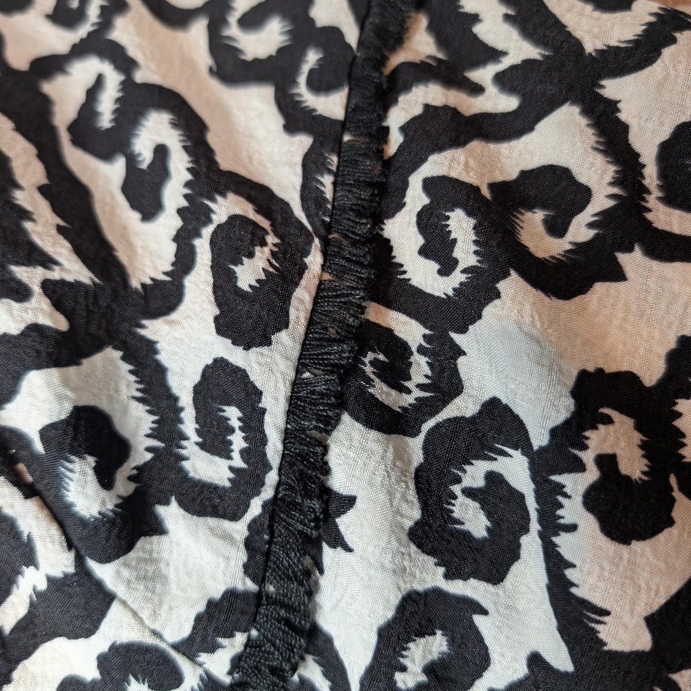Pre-owned Talk of the Walk Black and White Patterned Blouse - Picture 9 of 11